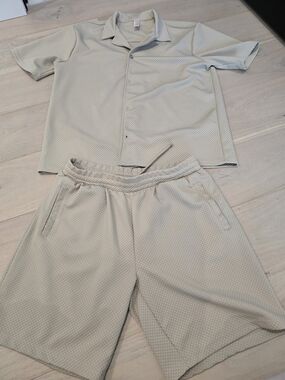 Fleece Factory Casual Two-Piece Short Set in Light Beige